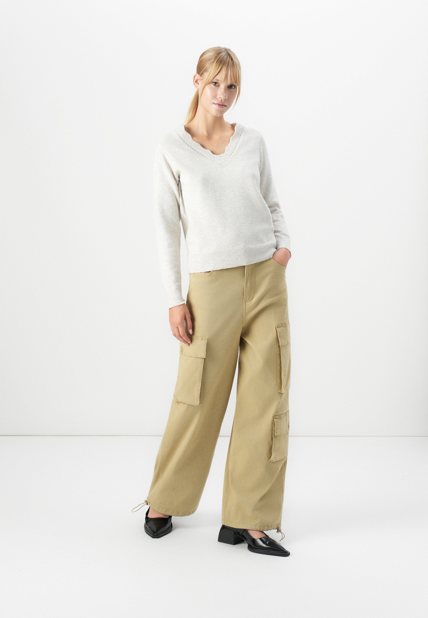 VILA Knitted VINIKOLINA V-neck