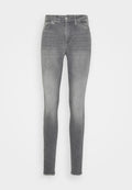 Schmale Jeans aus grauem Denim, mit einer verblassten Waschung, klassischem Fünf-Taschen-Design und fransigem Saum am Knöchel.