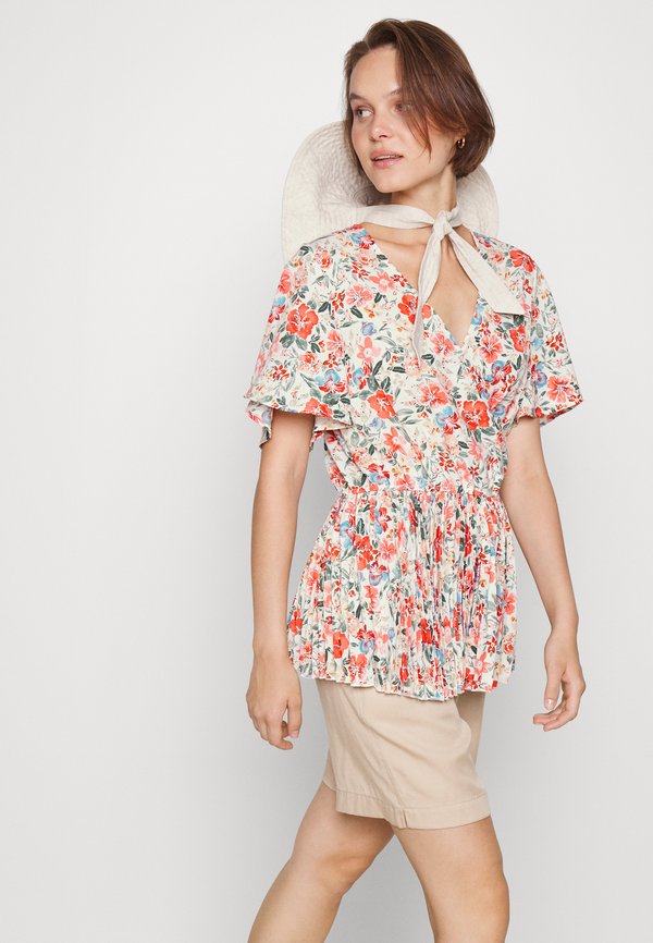 IN THE STYLE JOSSA FLORAL PLEATED WRAP
