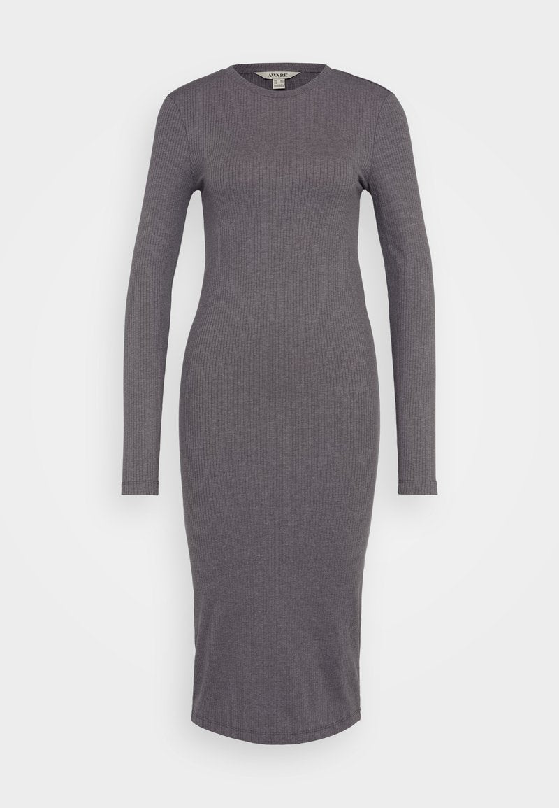 Langärmliges geripptes Kleid in Dunkelgrau mit rundem Halsausschnitt, taillierter Silhouette und knielanger Saumlänge, aus elastischem Material gefertigt.