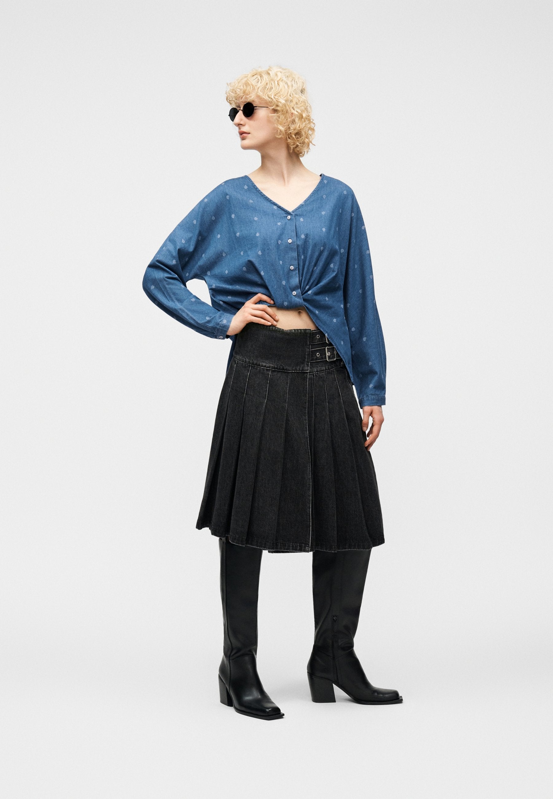 ONLNOVA AZURE SHORT KNOT SHIRT Media 2