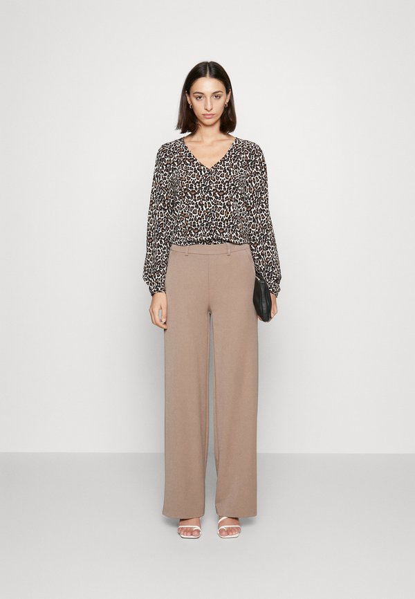 Vero Moda Tall VMNAJA V NECK PLEAT