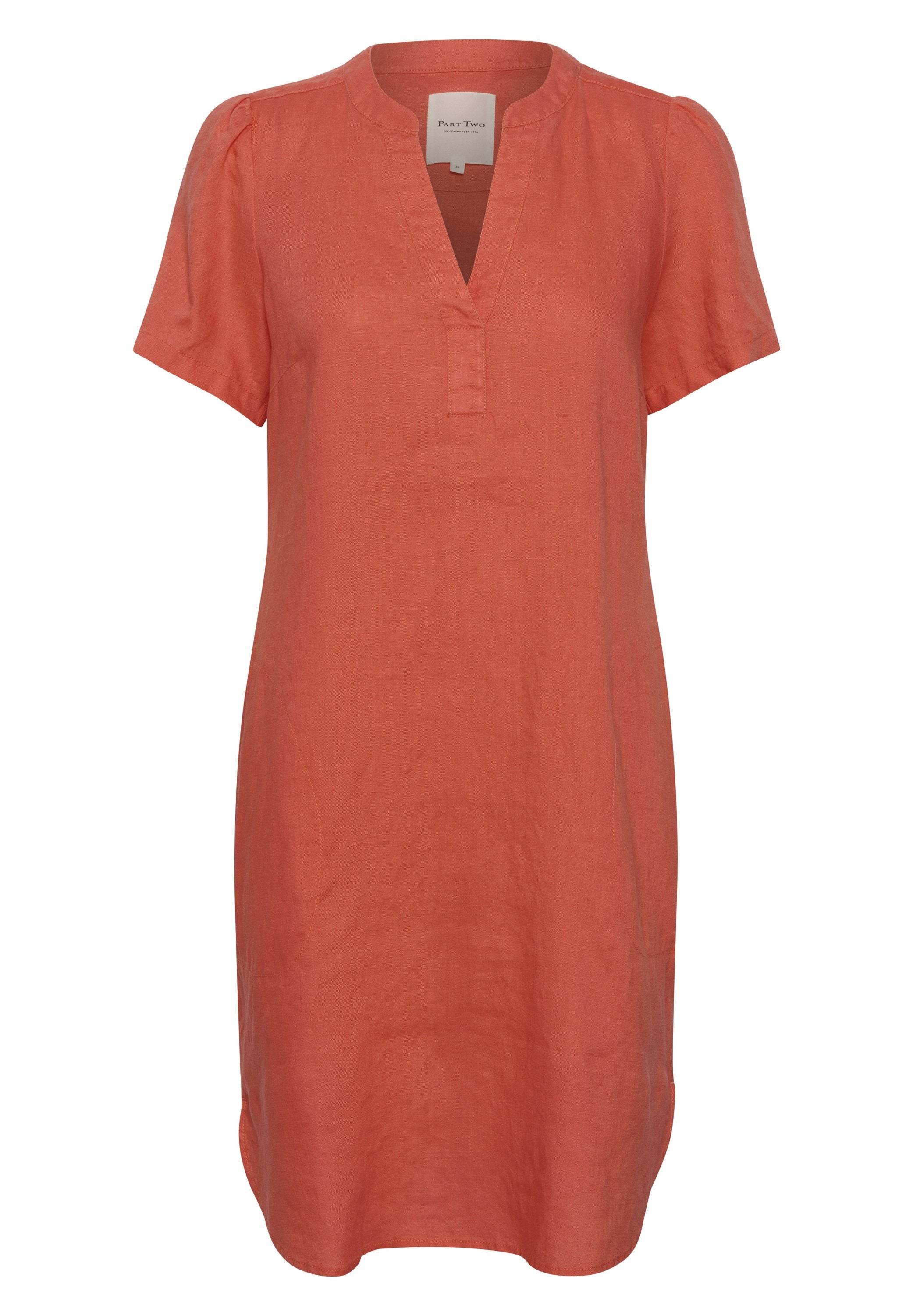 Kurzärmliges, V-Ausschnitt-Kleid aus leichtem Korallenleinen mit lockerer Passform und seitlichen Taschen. Verfügt über eine weiche Textur und ein zurückhaltendes Design.