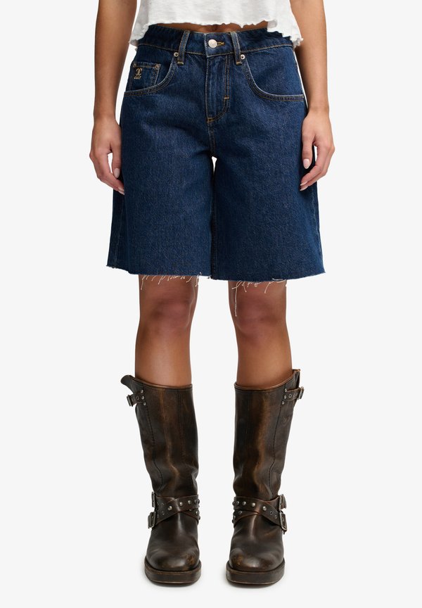 Superdry & Co SUPERDRY MID RISE BAGGY SHORTS.. - Denim shorts - dark vintage blue