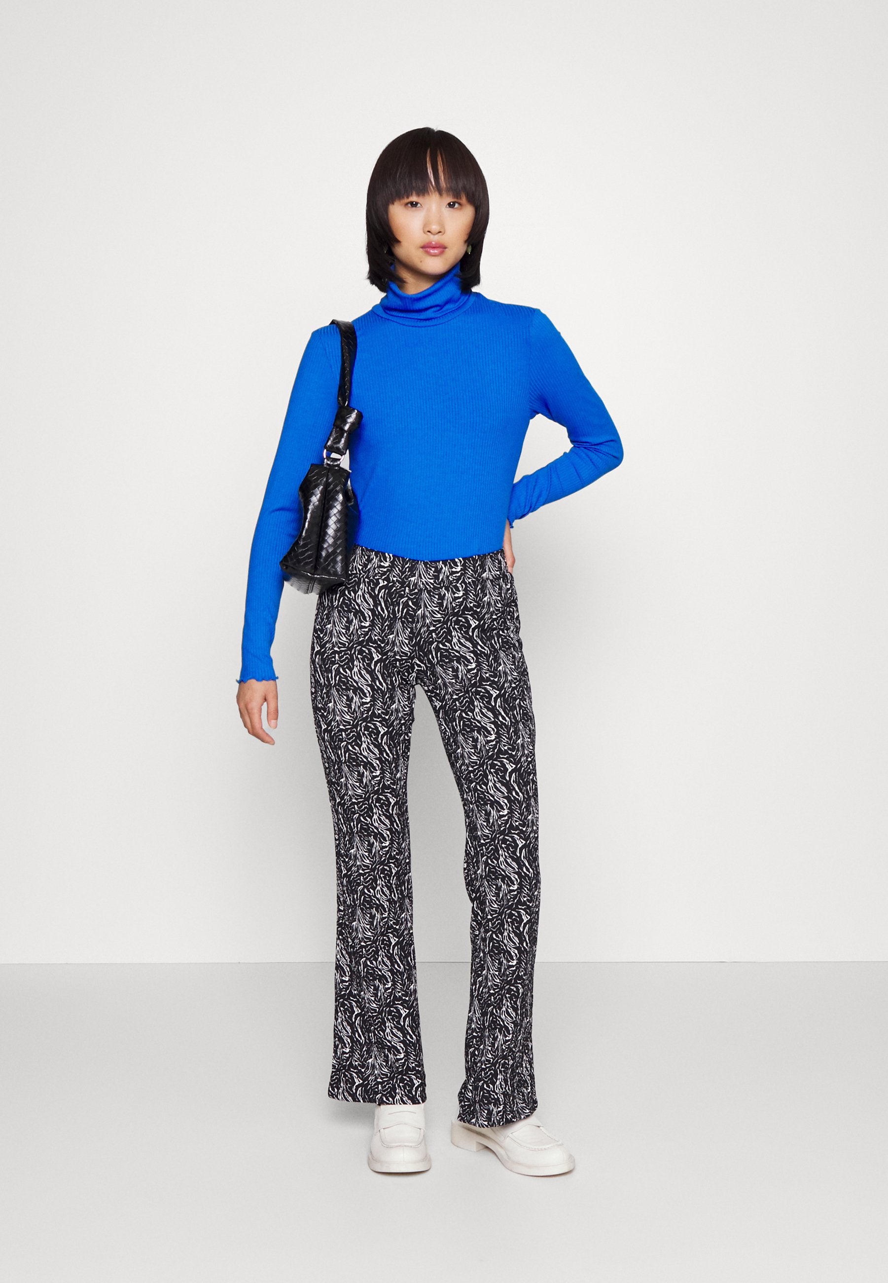 ONLY Petite ONLLUA FLARED PANT