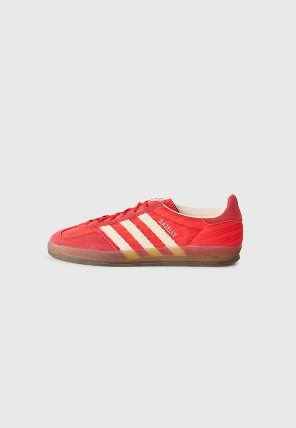 adidas Originals GAZELLE INDOOR  - Trainers - red/better scarlet/cream white