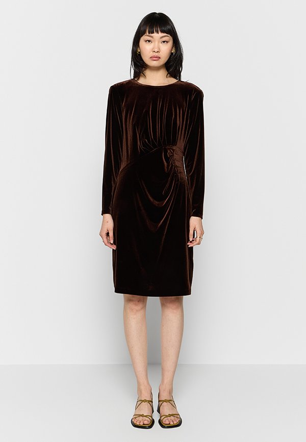 DKNY
