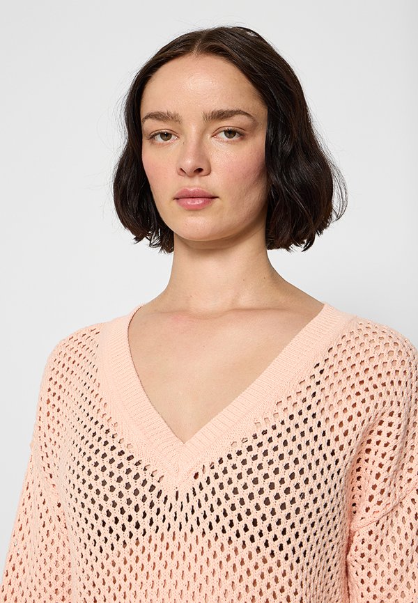 DKNY