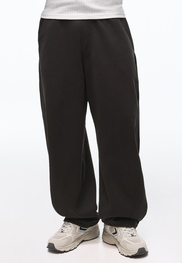 Bershka WIDE INTERLOCK BALLOON - Trousers - black