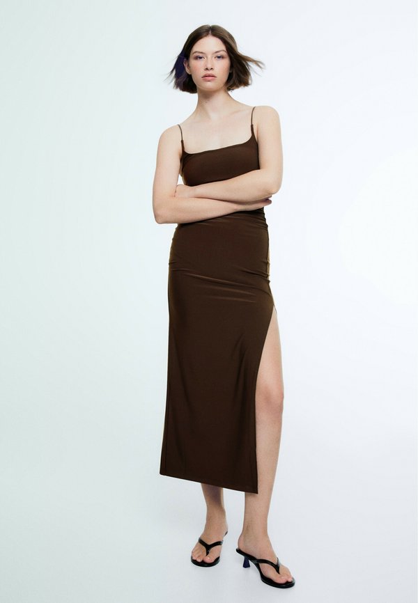 Bershka GATHERED STRAP MIDI DRESS 01017714 - Shift dress - brown