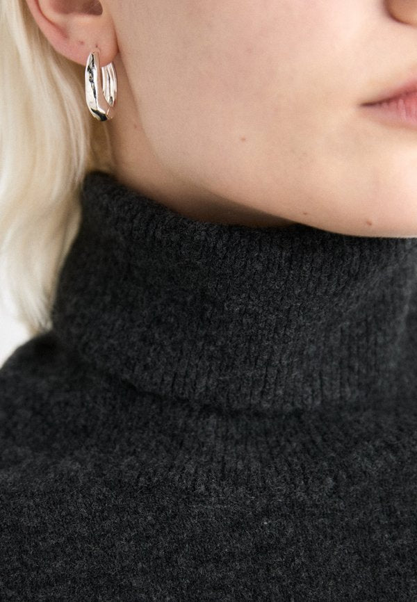 Weekday TURTLENECK