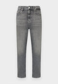 Graue, hoch taillierte Slim-Fit-Jeans mit Knopf- und Reißverschluss, Taschen vorne und hinten sowie dezenten, ausgewaschenen Details.