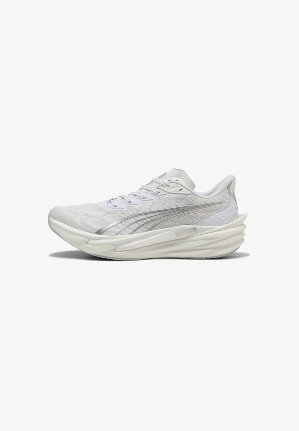 Puma LAUFSCHUH DEVIATE NITRO 4 - Road running shoes - white-feather gray