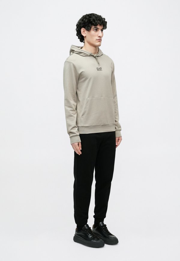 EA7 Emporio Armani TRAIN CORE