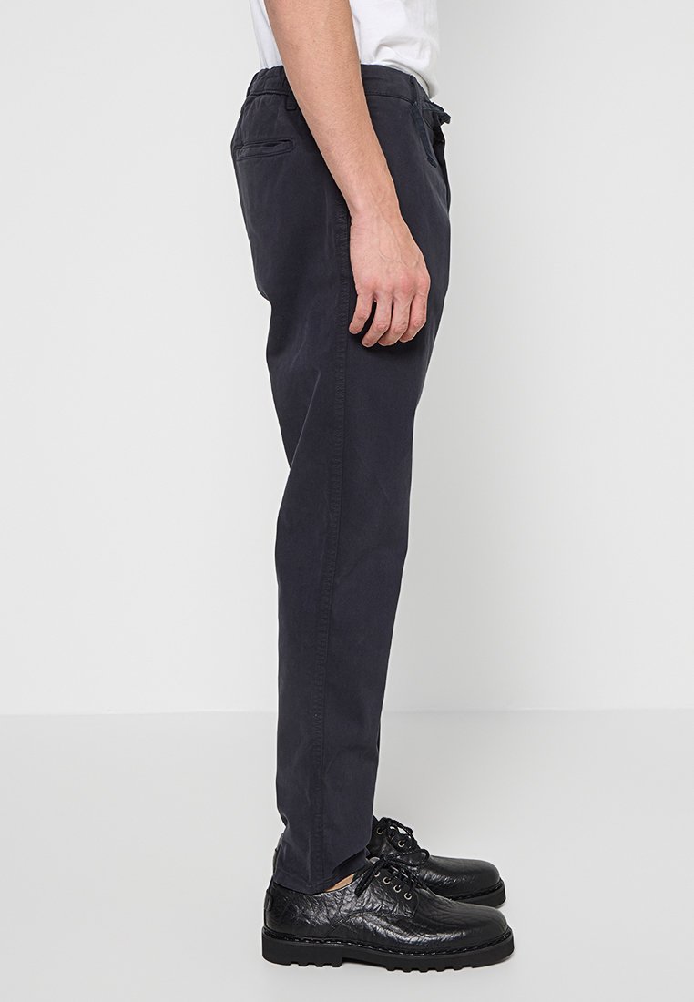 SLIM FIT Media 2