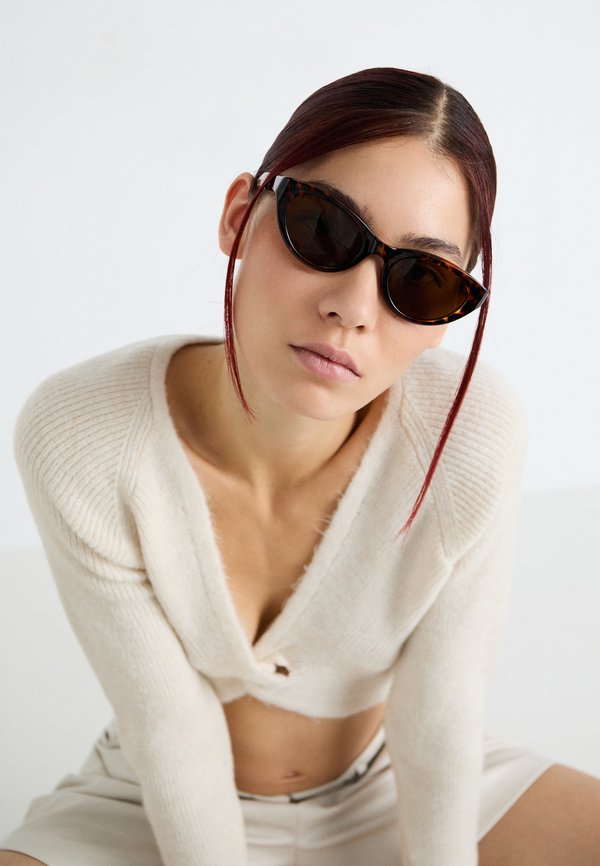 ONLY ONLLARISA V NECK