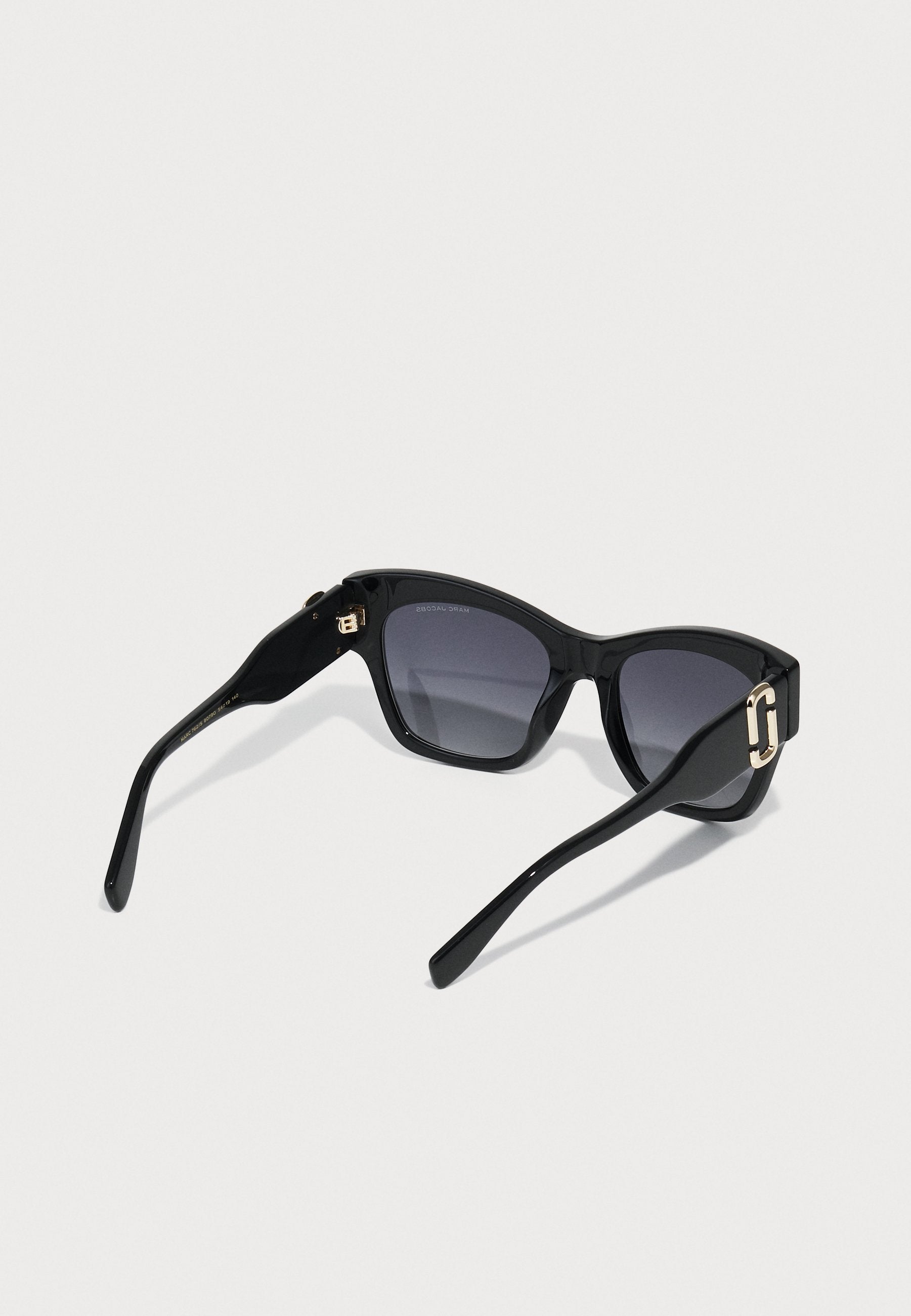 MARC JACOBS MARC