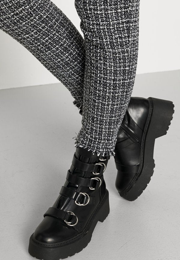Missguided BOUCLE FRAYED