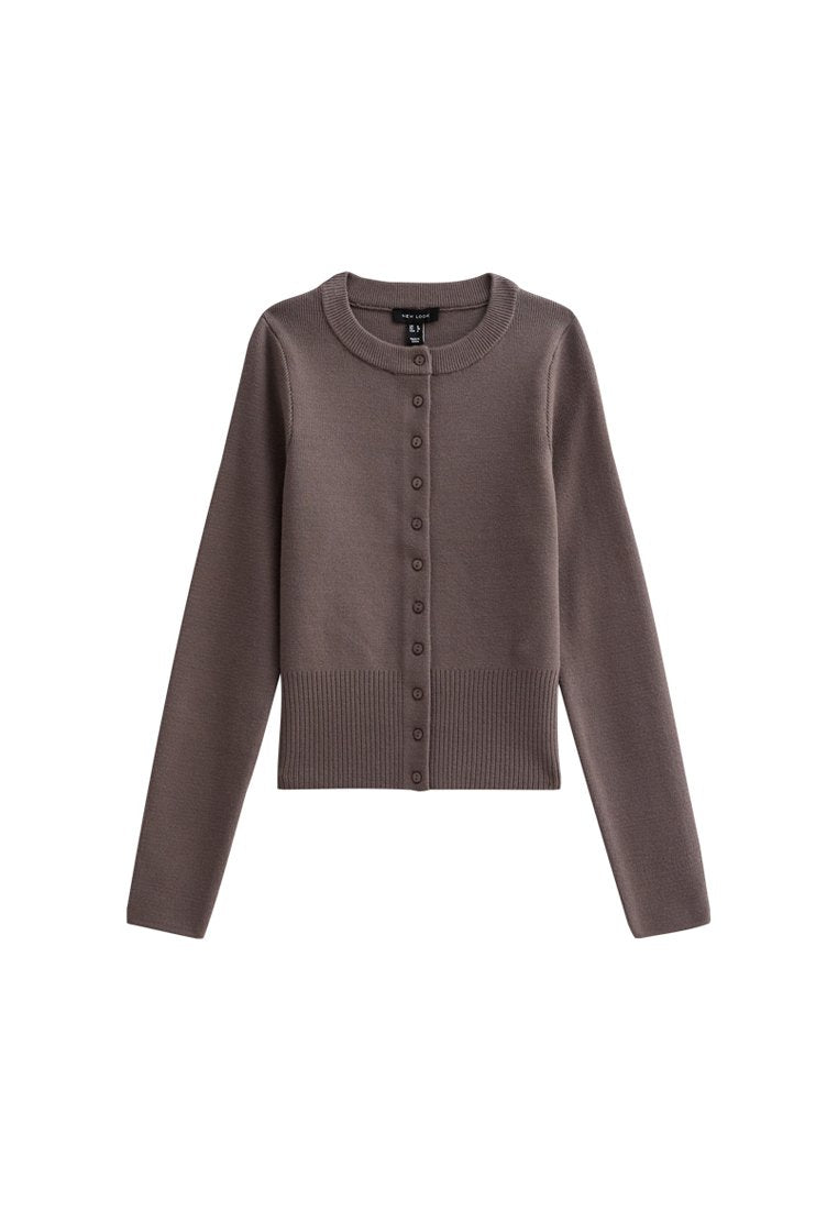 Brauner Strickcardigan mit rundem Halsausschnitt, langen Ärmeln und Knopfleiste vorne. Verfügt über einen gerippten Saum und gerippte Bündchen für eine taillierte Passform.