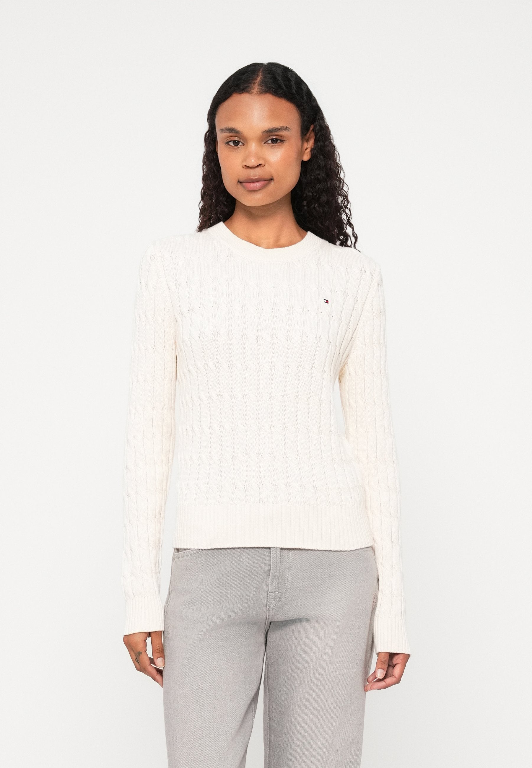CABLE KNIT CREW NECK JUMPER Media 3