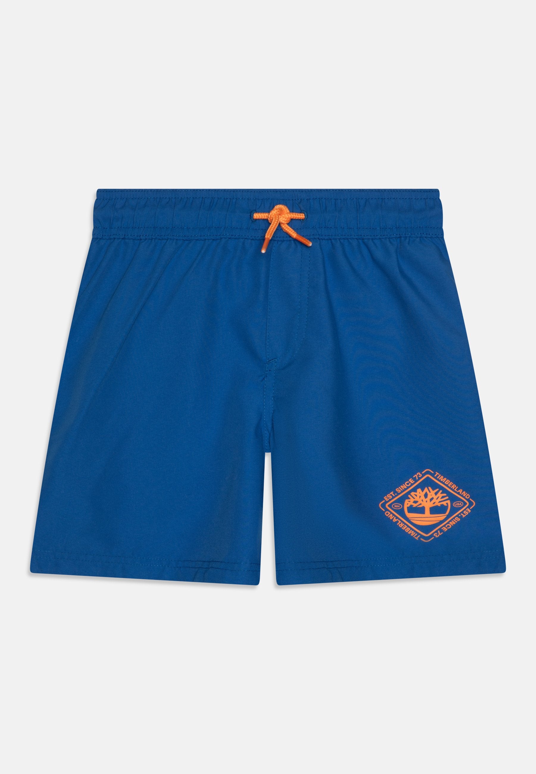 Blaue Badehose mit einem elastischen Bund, orangefarbenem Kordelzug und einem orangefarbenen Timberland-Logo-Patch an der unteren Vorderseite rechts.