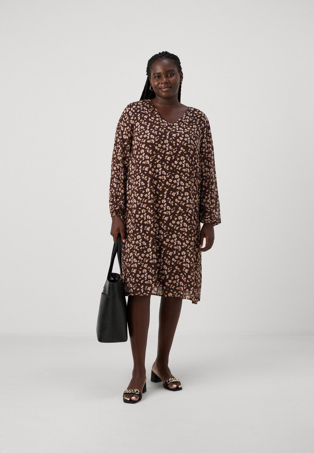 CARMIRONNA V NECK DRESS Media 2
