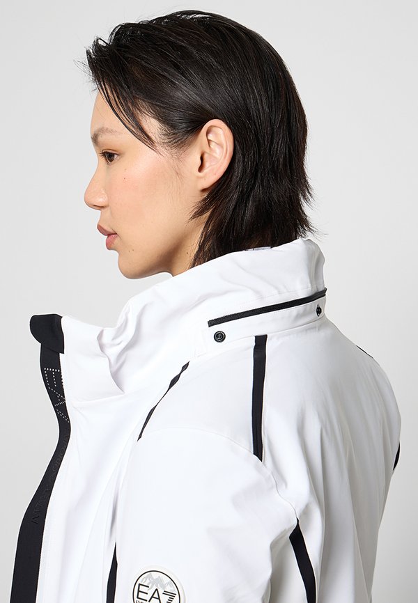 EA7 Emporio Armani