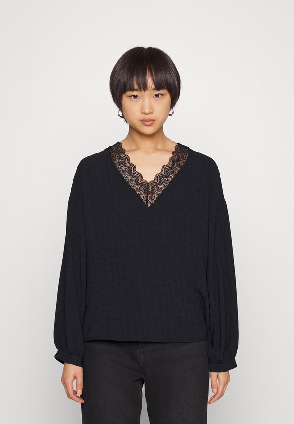 Vero Moda Petite VMLYRA V-NECK