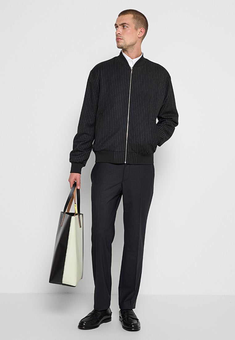 KARL LAGERFELD Bomberjacke Media 2