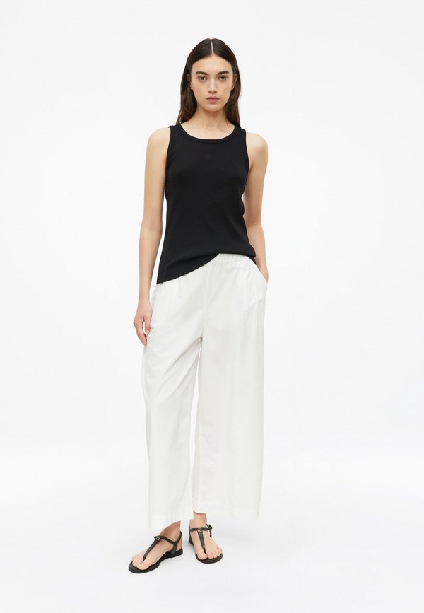 s.Oliver HOSE - Trousers - weiß