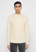 Beiger Pullover mit Kabelstrickmuster, Crewneck und gerippten Bündchen und Saum. Geeignet für die Freizeit.