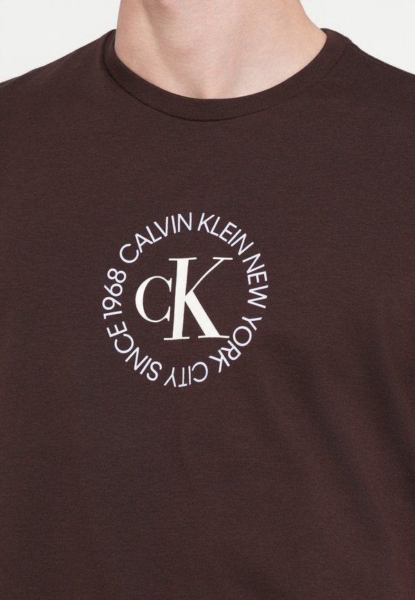 Calvin Klein Jeans WORD CIRCLE