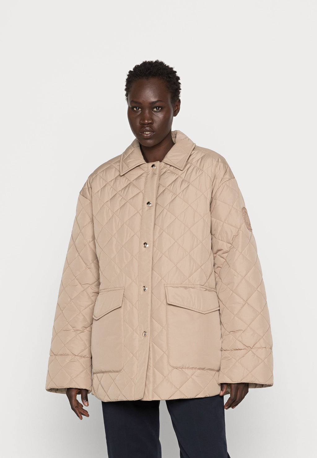 QUILTEDSORONA SHORT SHACKET Media 3