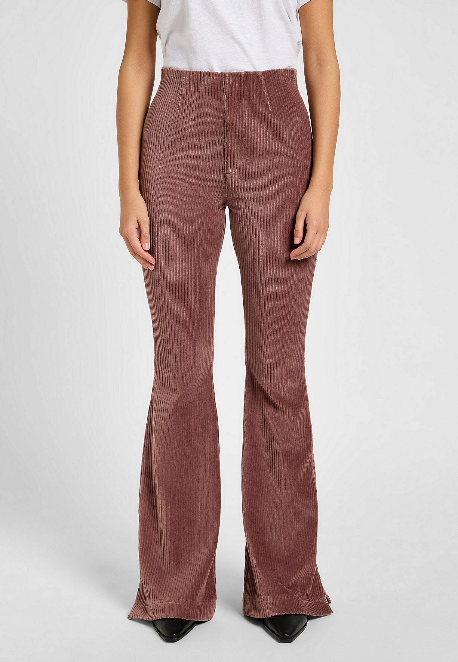 Lee PULL ON FLARE