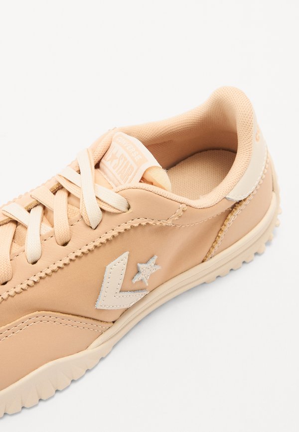 Converse RUN STAR TRAINER