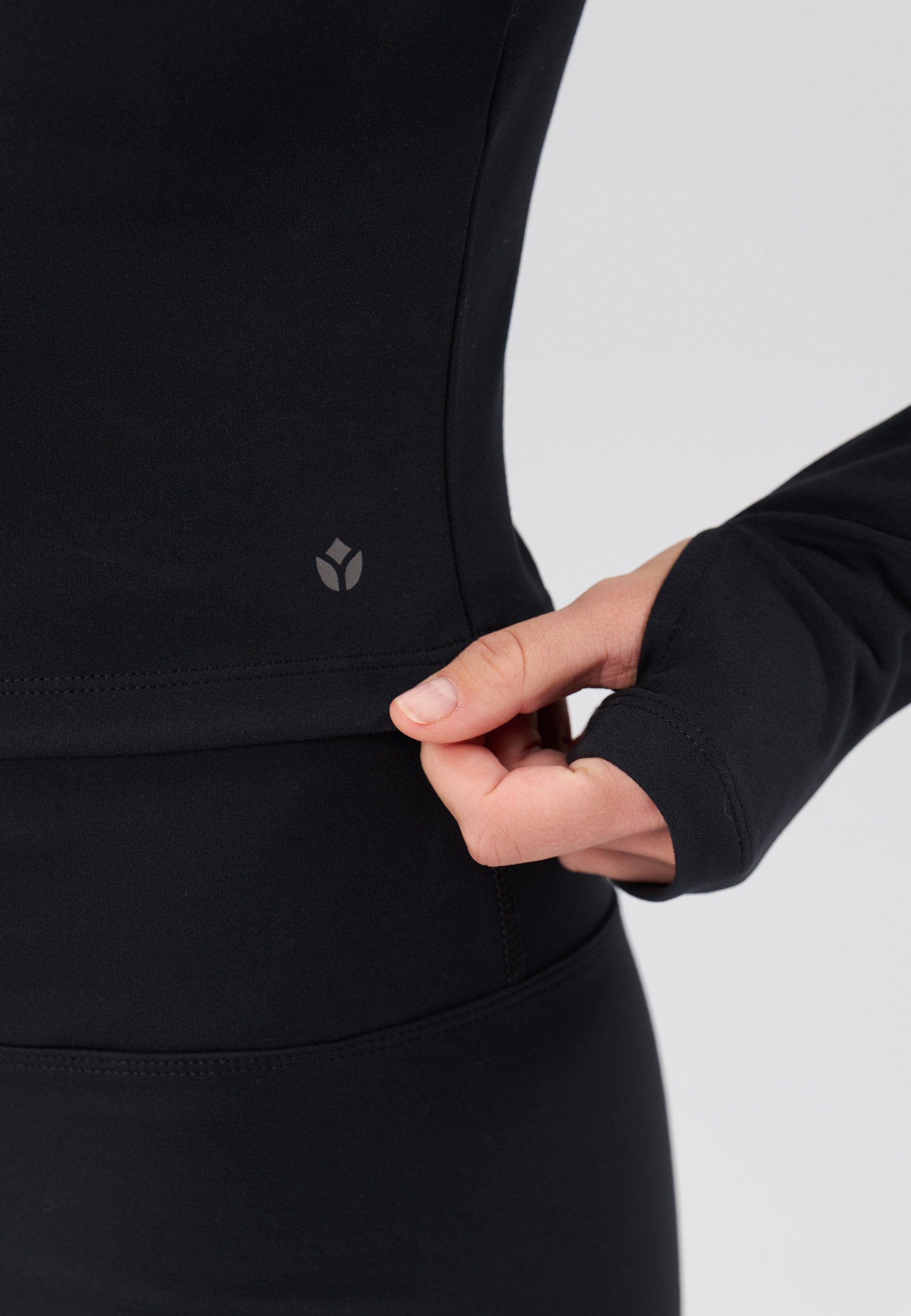 Even&Odd active ESSENTIAL FITTED CROPPED LONG SLEEVE SPORTS TOP