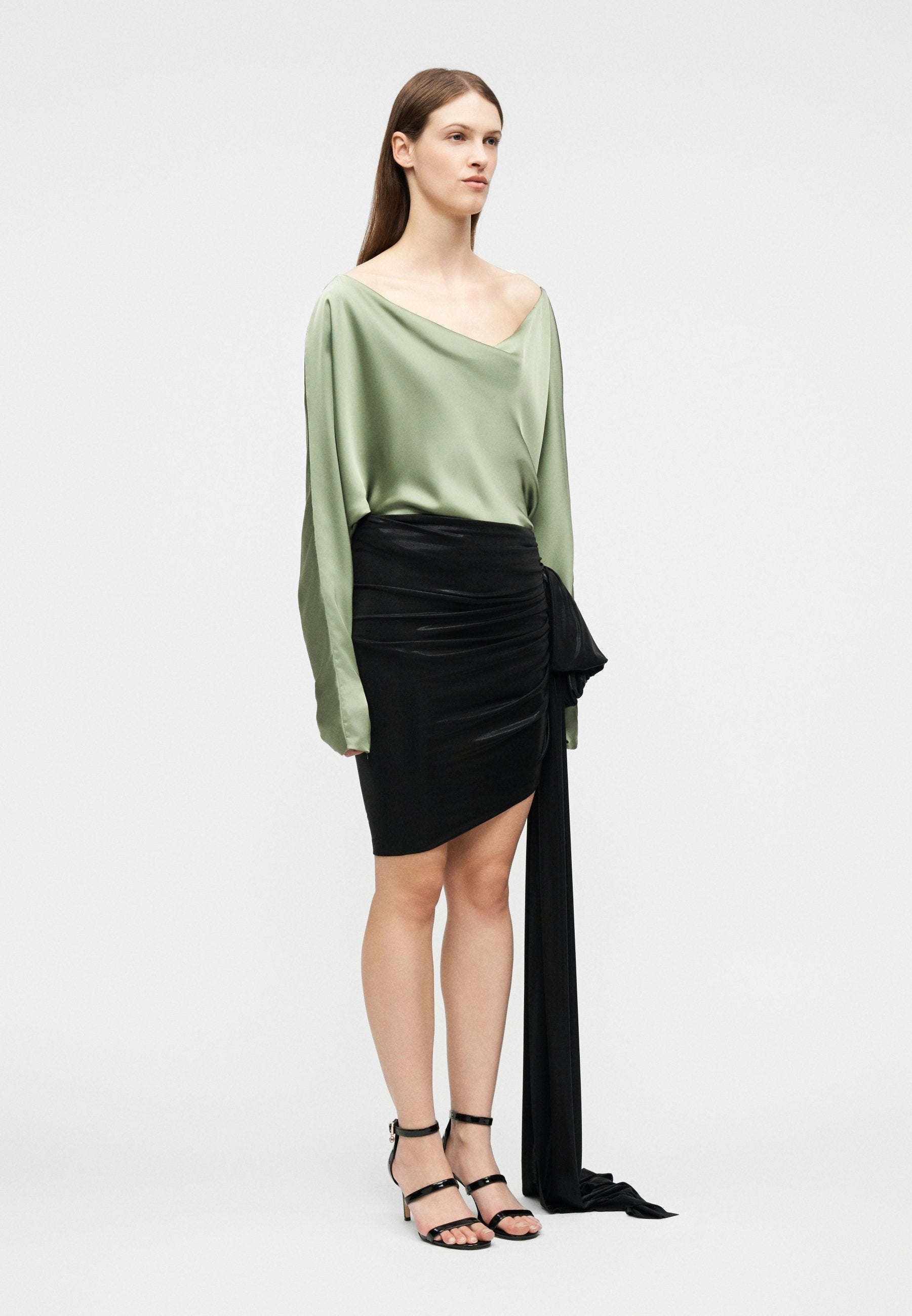 Norma Kamali DIANA PICKLEBALL SKIRT BOW