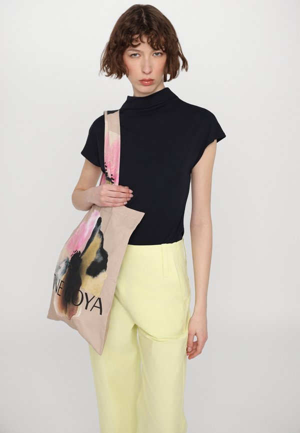 AERON CHIP PANTS