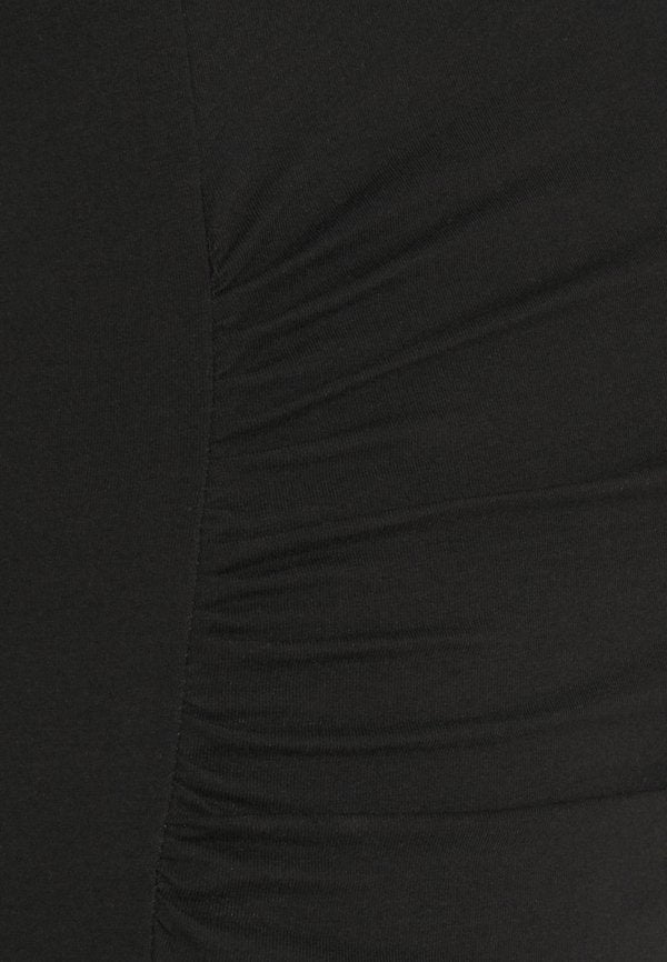 GAP Maternity PURE VEE