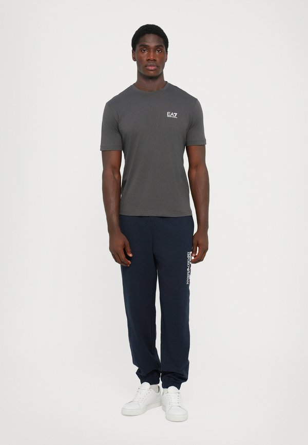 EA7 Emporio Armani TRAIN VISIBILITY