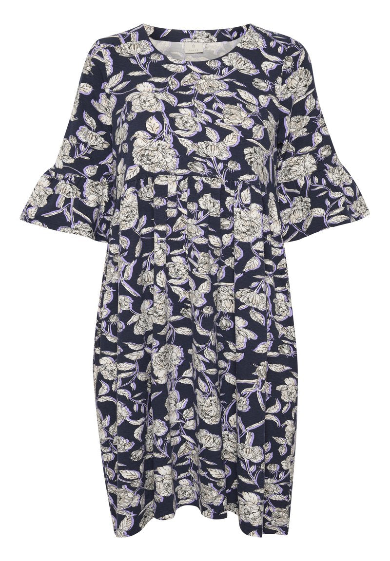 Blumenmusterkleid in Marineblau mit weißen und lavendelfarbenen Blumen. Kurze ausgestellte Ärmel, runder Ausschnitt und geraffte Taille für einen lockeren Sitz.