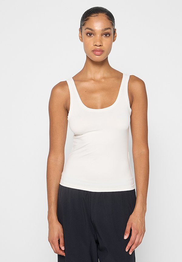 Under Armour MERIDIAN