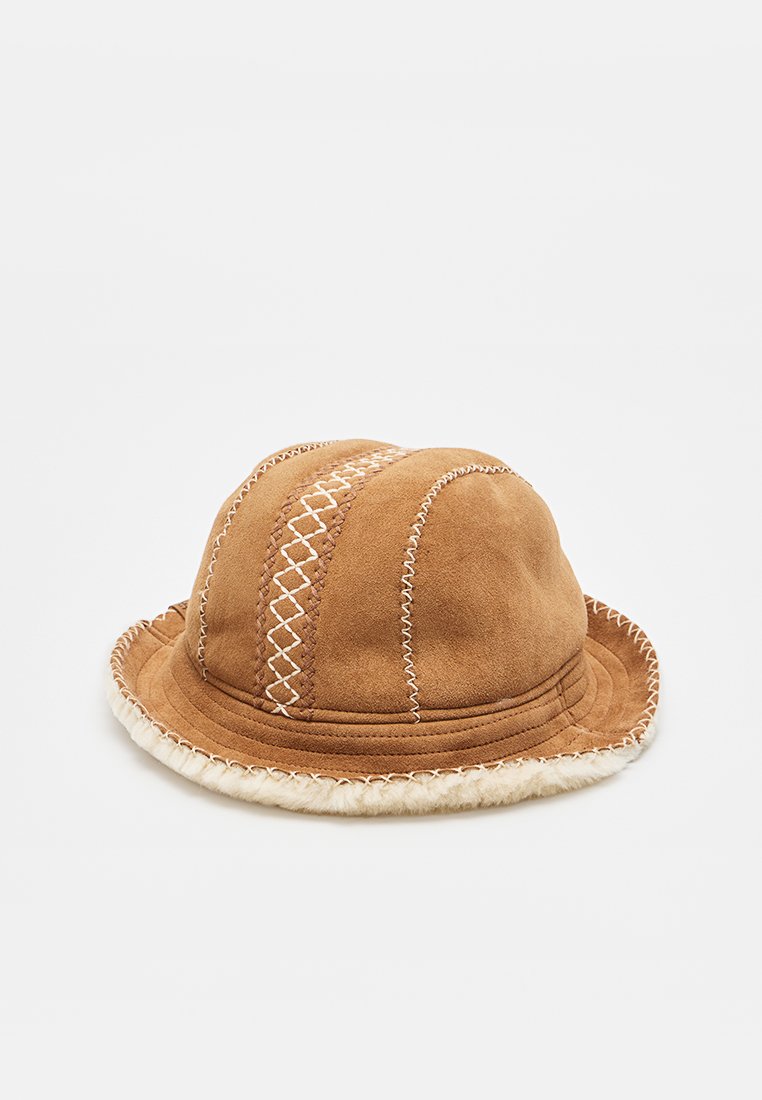 UGG ATHERSON