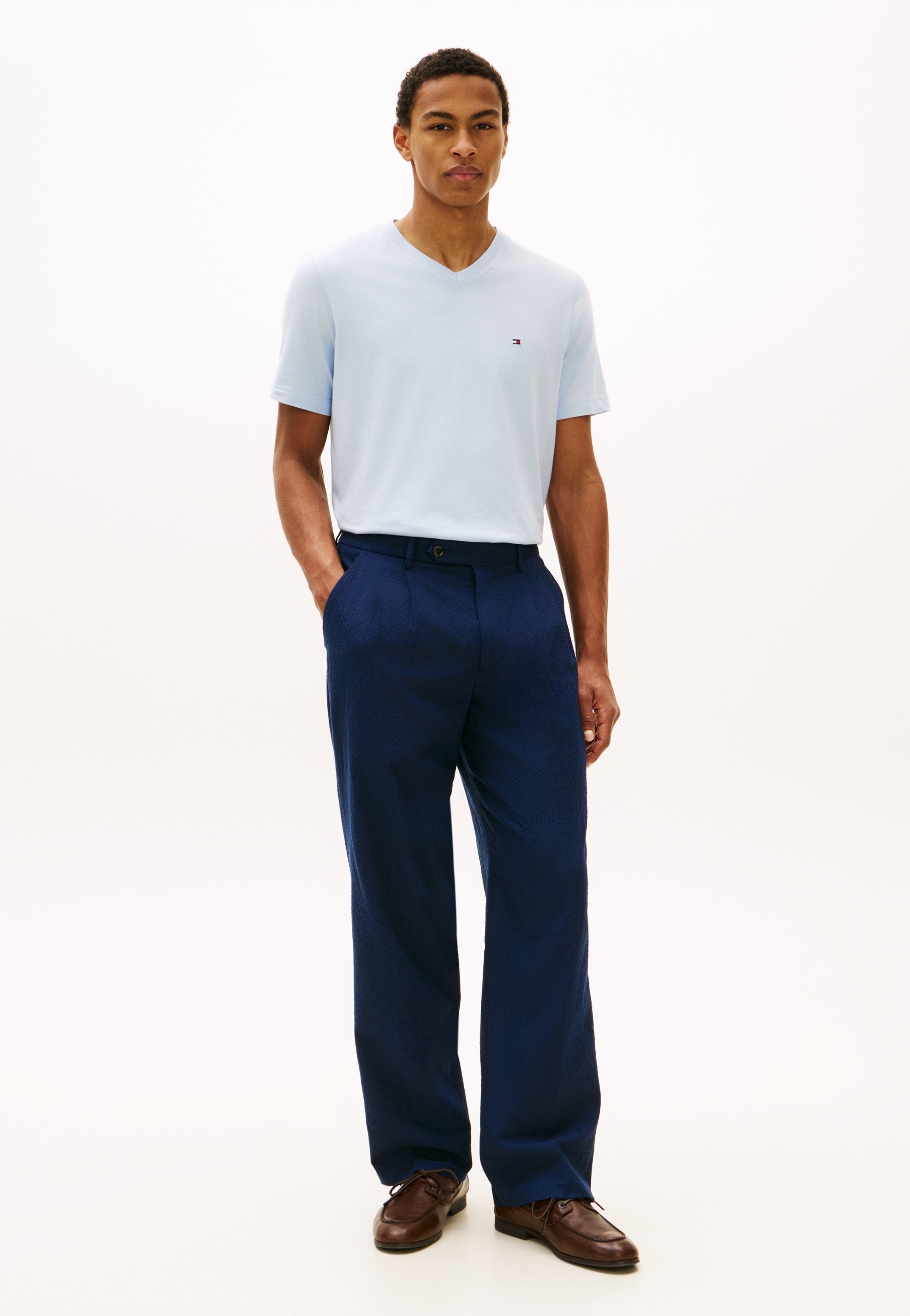 ESSENTIALS TEE Media 2