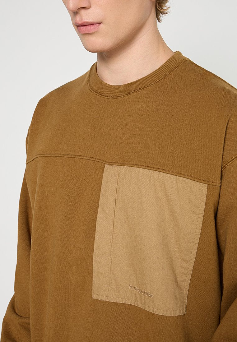 REVOLUTION REGULAR FIT