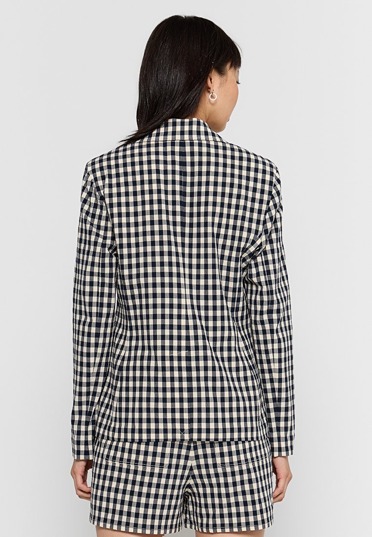 SLIM FIT Media 3