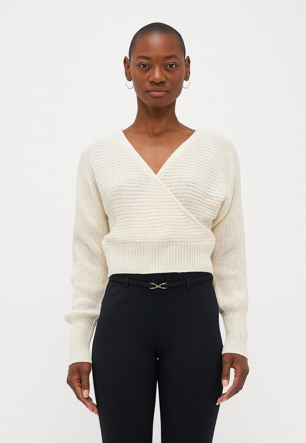 ONLY Petite ONLNINA V NECK