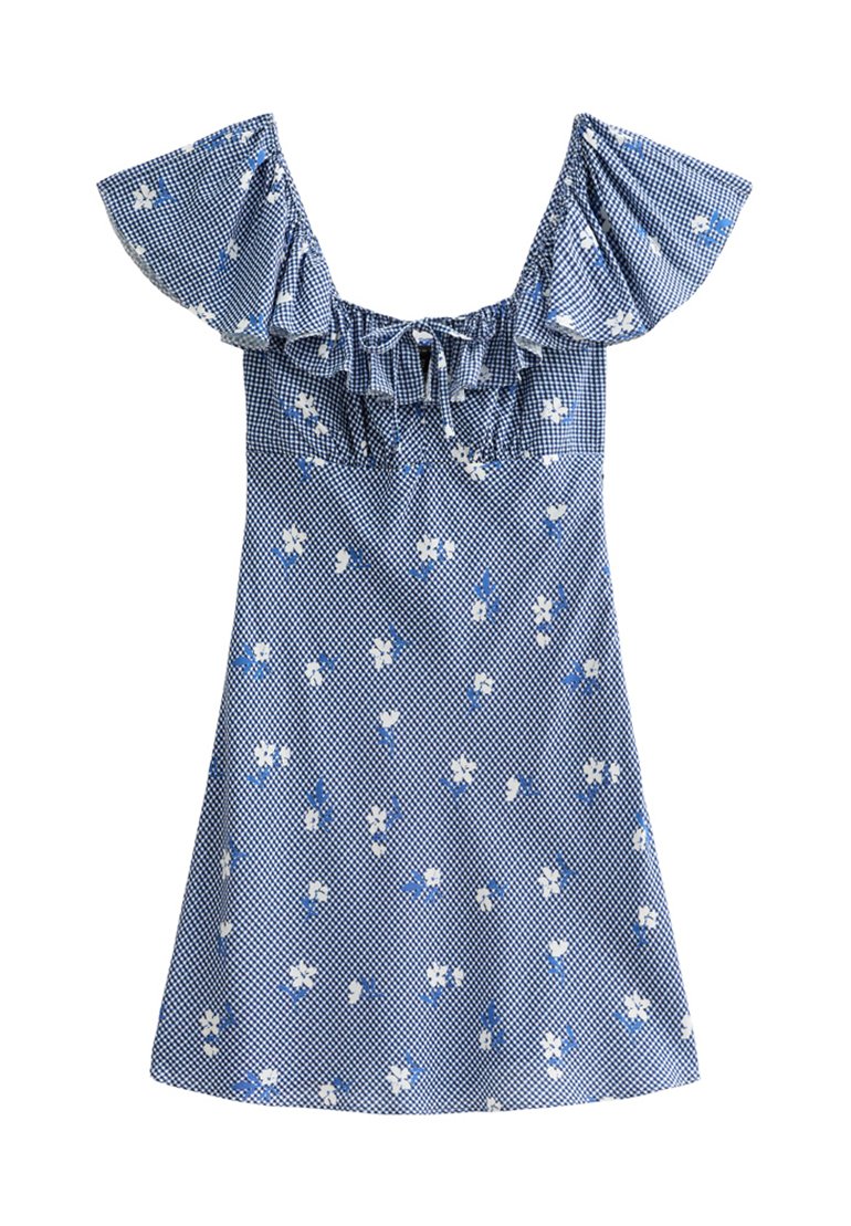 Blau-weißes Karo-Kleid mit schulterfreien Rüschensäulen, das mit einem Blumenmuster versehen ist und eine taillierte Taille für eine ausgestellte Silhouette aufweist.