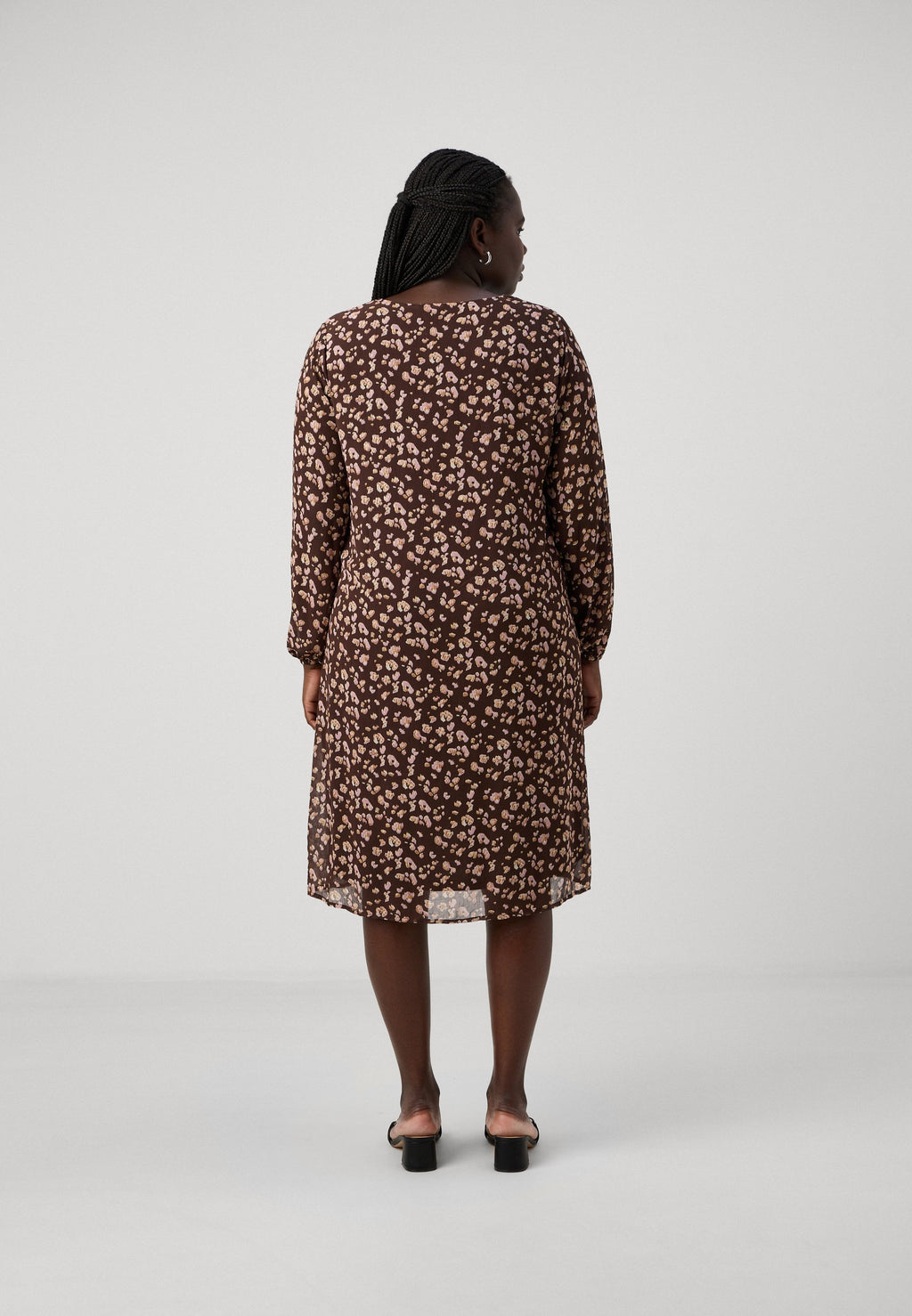 CARMIRONNA V NECK DRESS Media 4