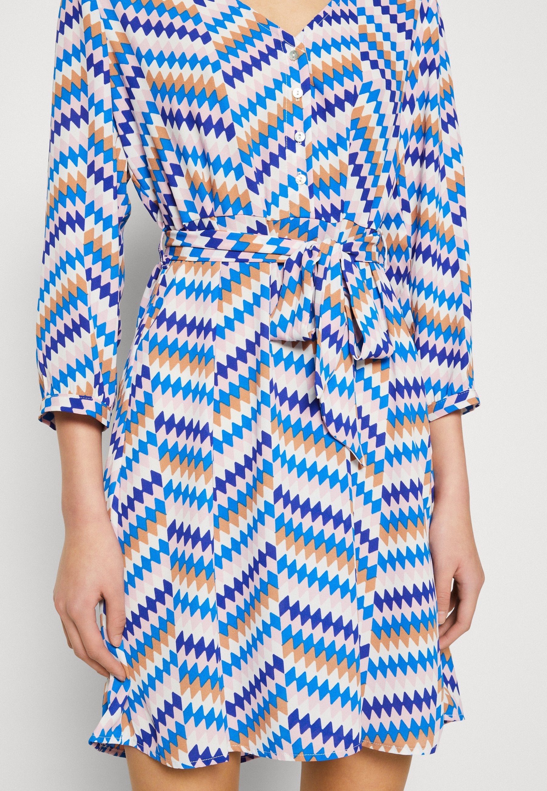 ONLSTELLA LIFE 3/4 V NECK DRESS Media 6